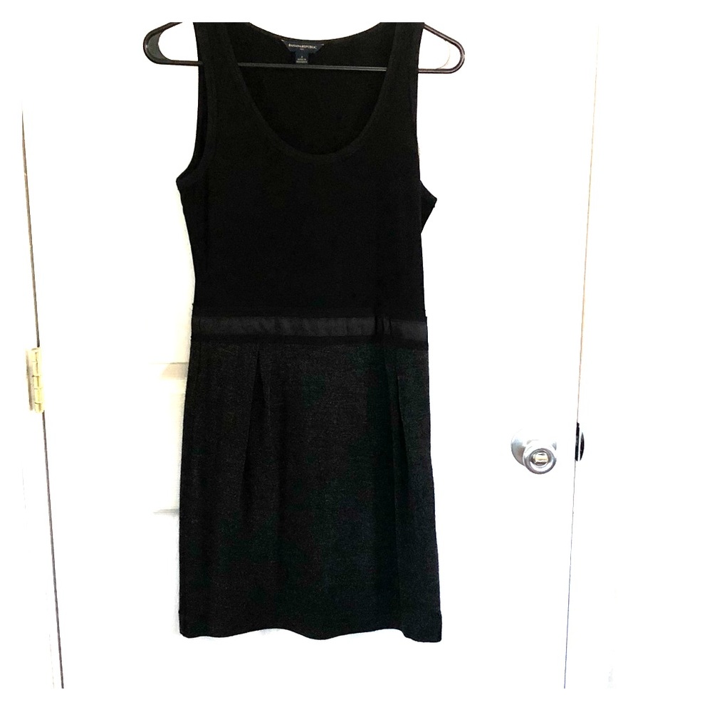 Sleeveless dress